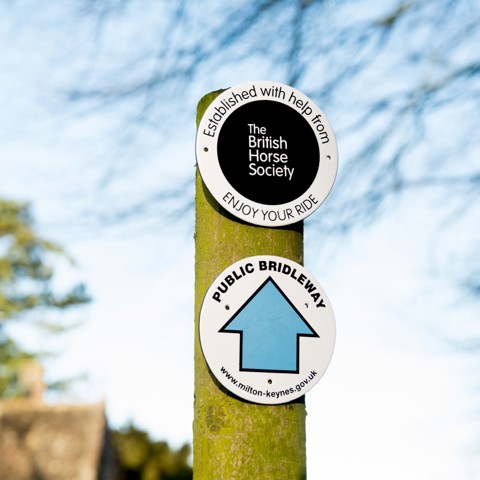 Access Public Bridleway With The British Horse Society