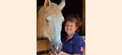 E134 6827 2 Liz Ruby Border Oat