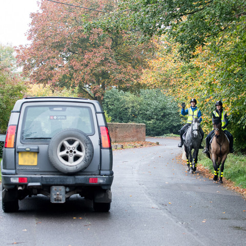 Access Riders Passing 4X4 (1)