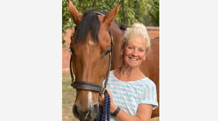 Anne Bondi Png5